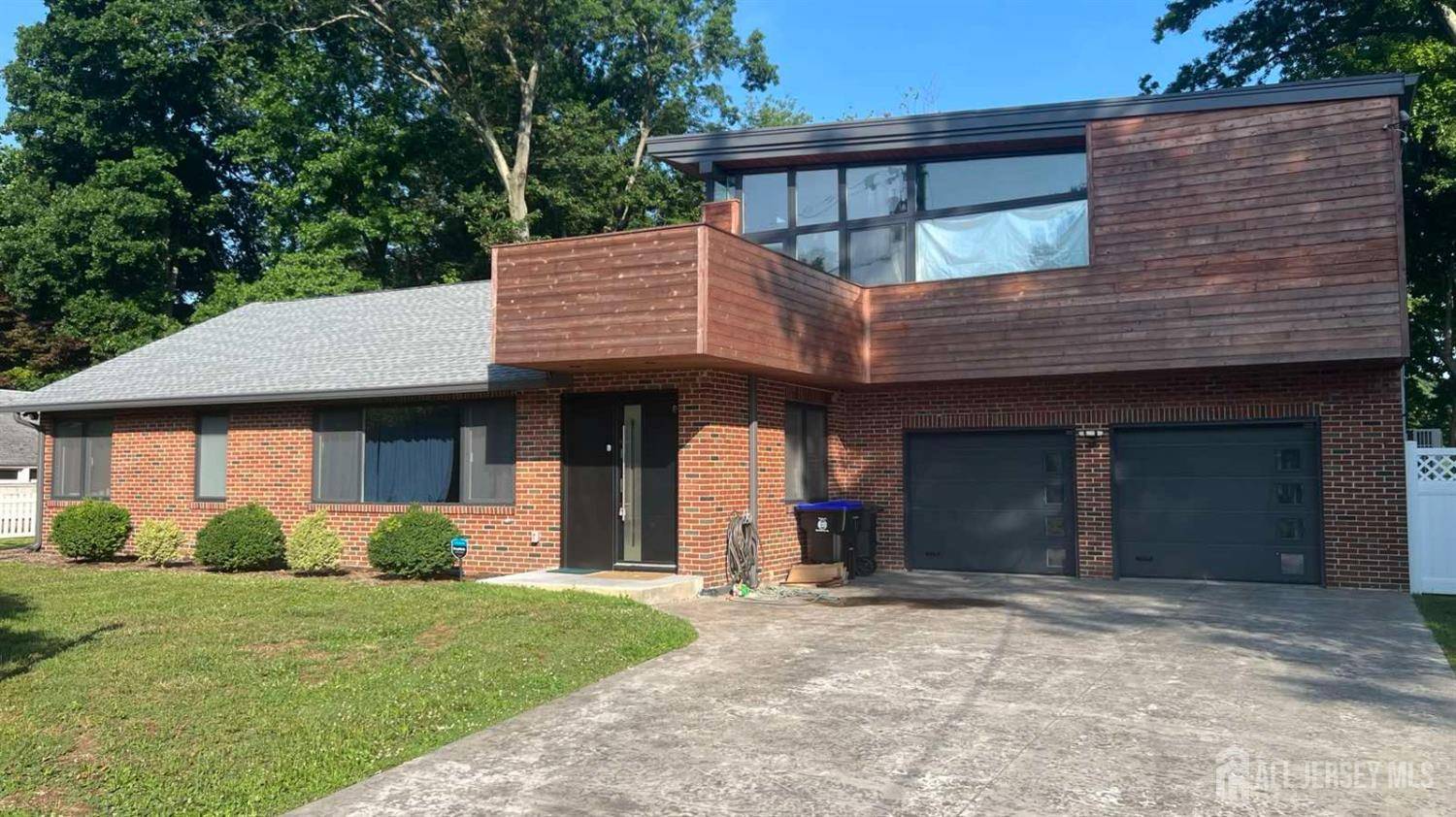 East Brunswick, NJ 08816,19 N Garden TER