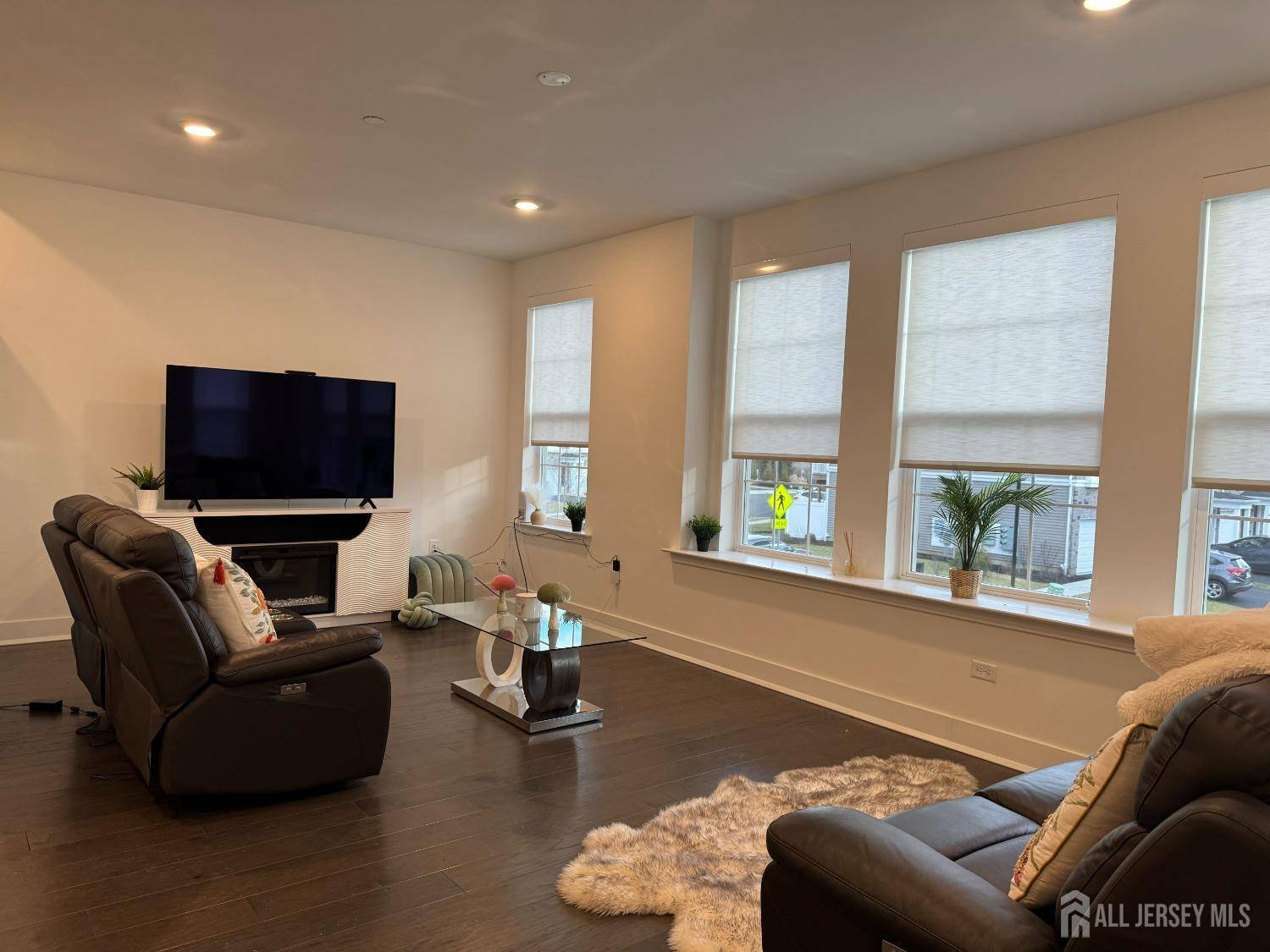 Monroe, NJ 08831,1701 Swales CT