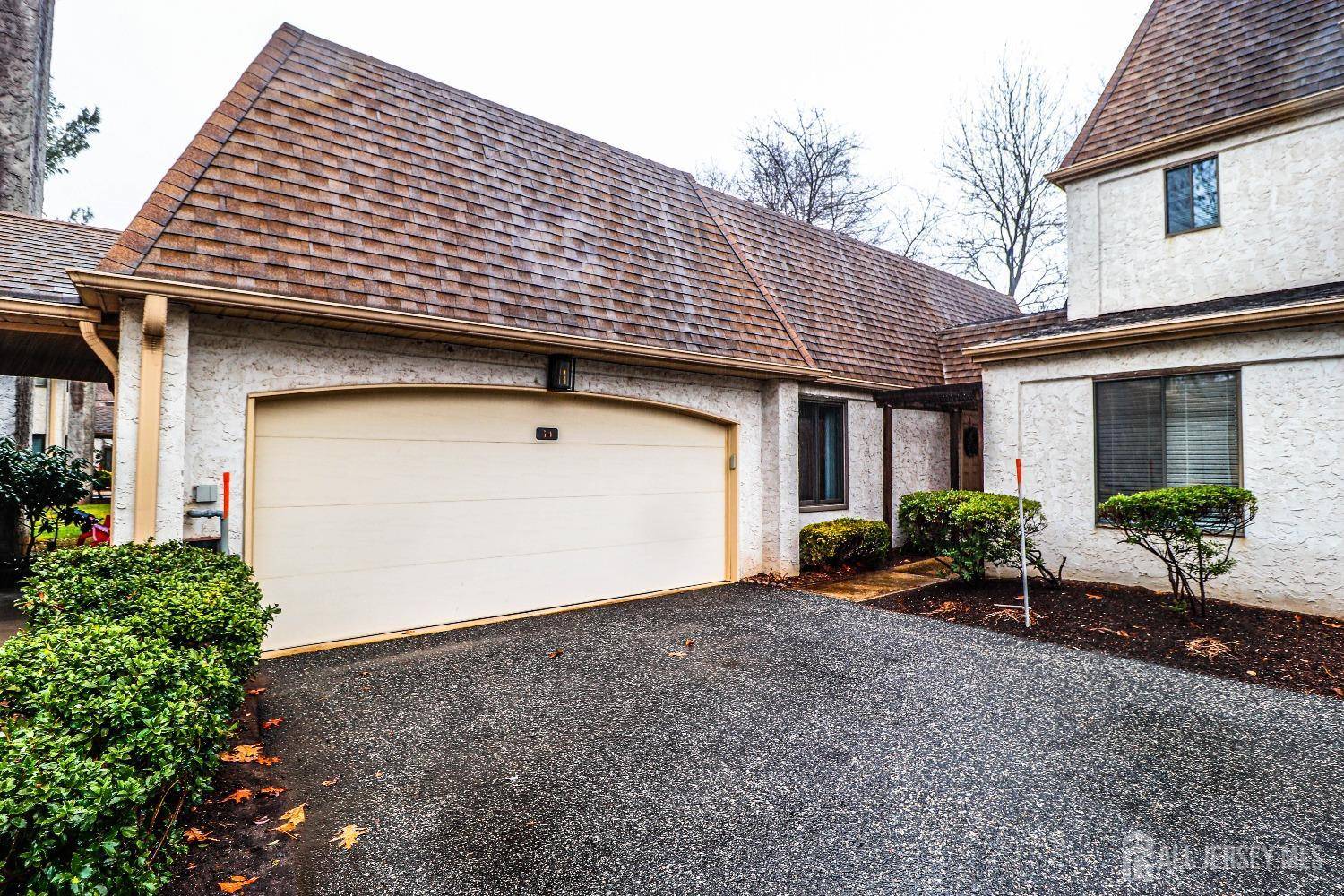Edison, NJ 08820,34 Park Gate DR