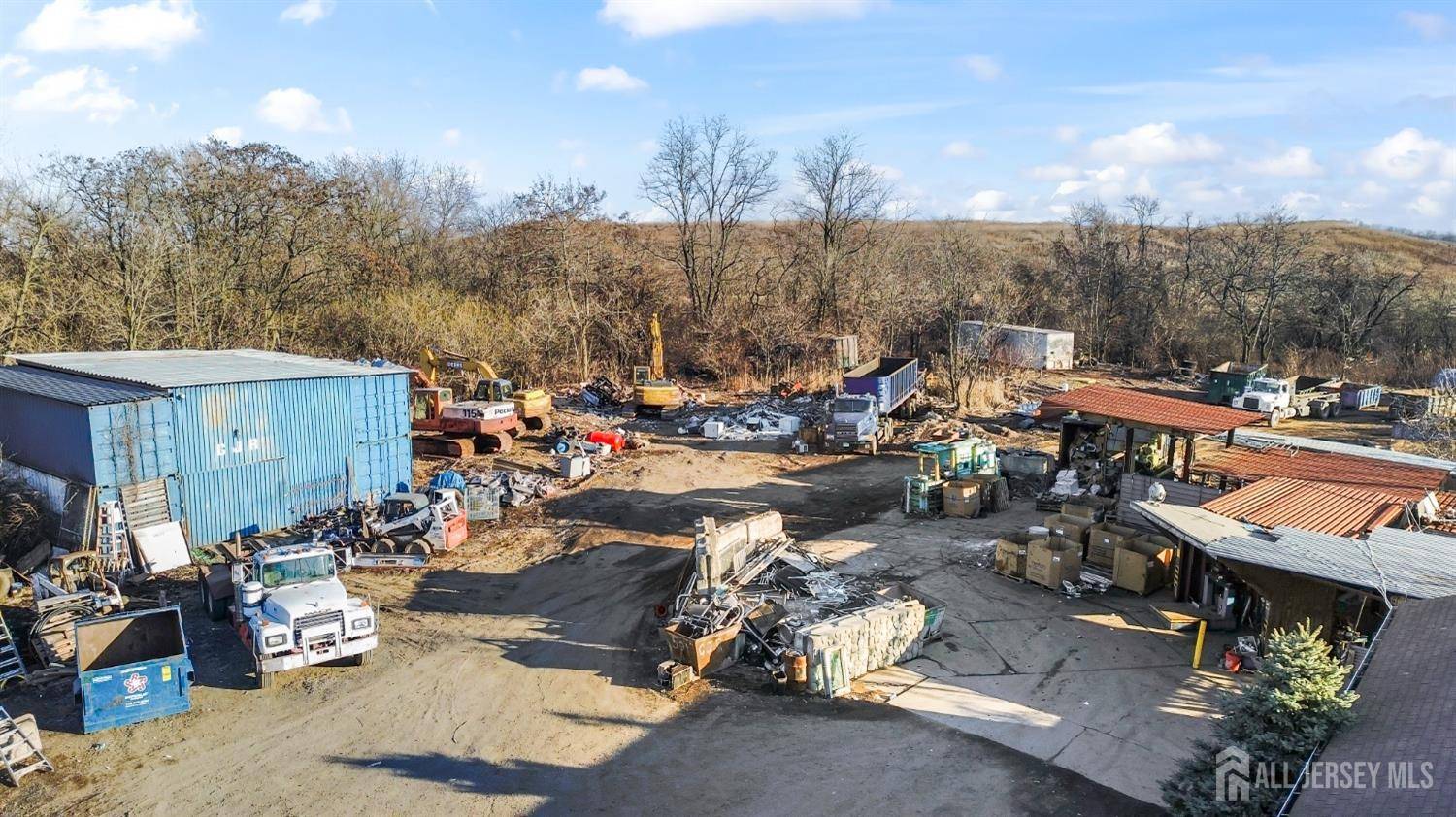 Edison, NJ 08837,381 Meadow RD