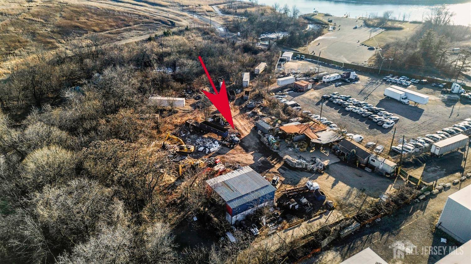 Edison, NJ 08837,381 Meadow RD