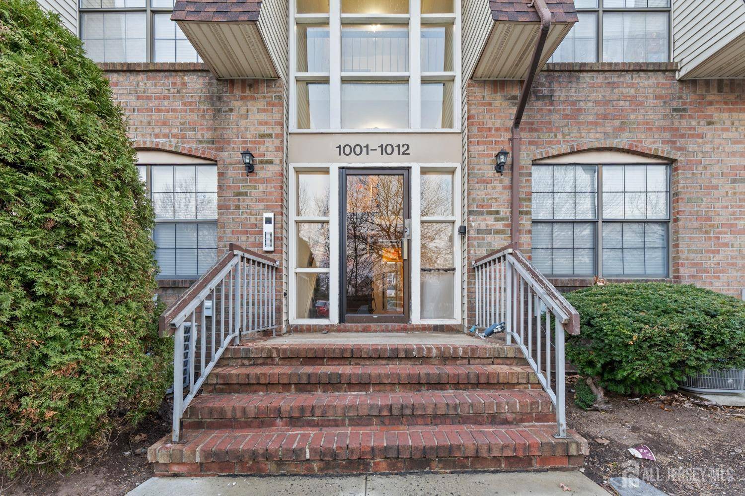 Perth Amboy, NJ 08861,1006 Hidden Village DR