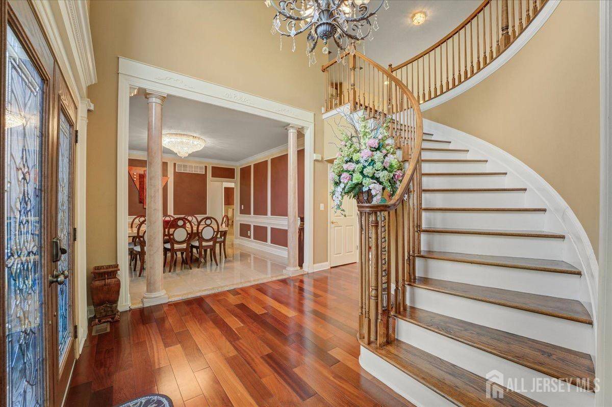 Monroe, NJ 08831,6 Lexington CT