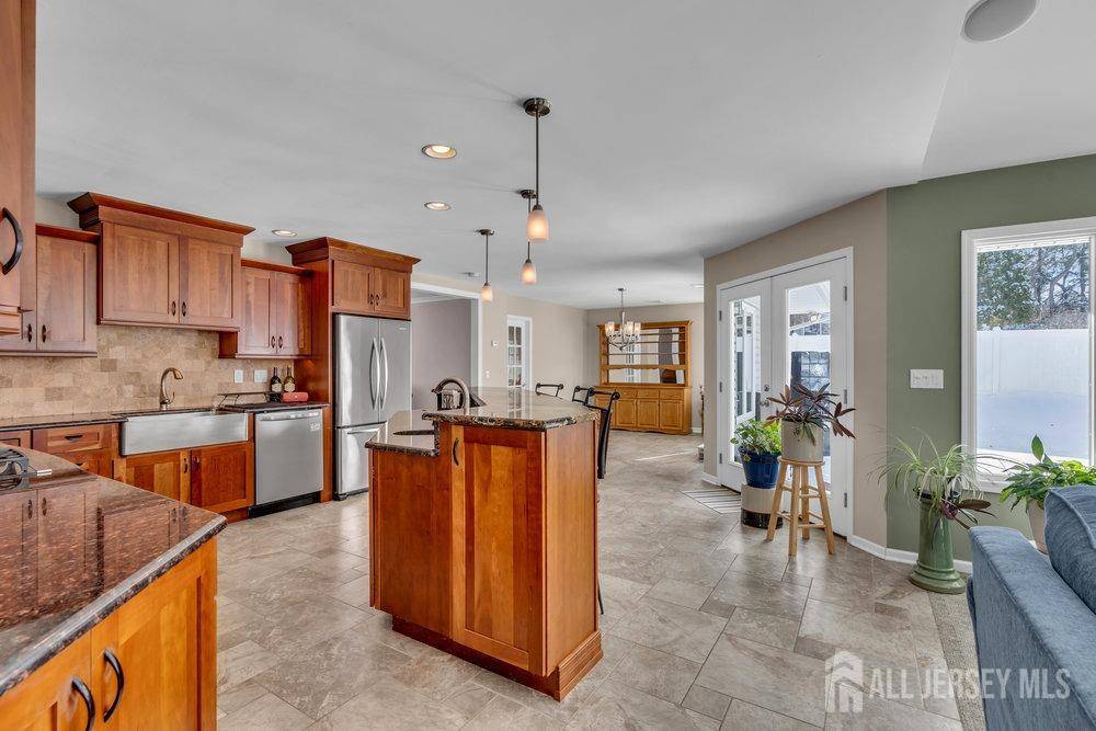 South Brunswick, NJ 08824,43 Kingsley RD