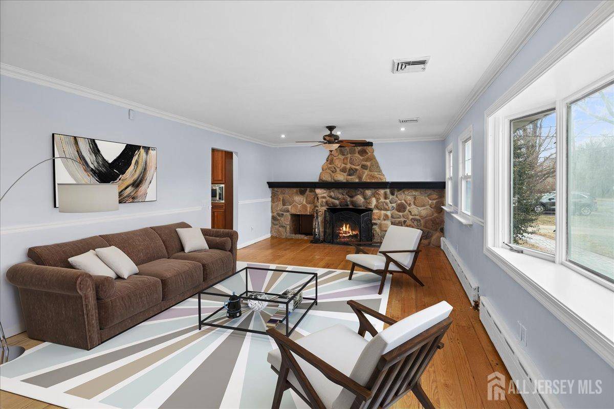 Cranbury, NJ 08512,87 S main ST