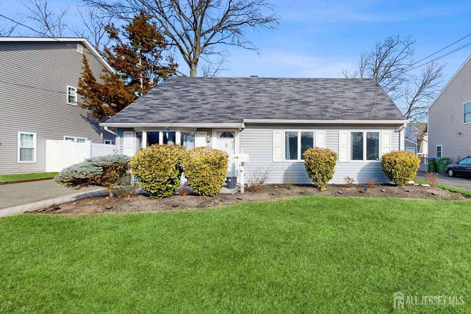 Edison, NJ 08817,16 Dobson RD