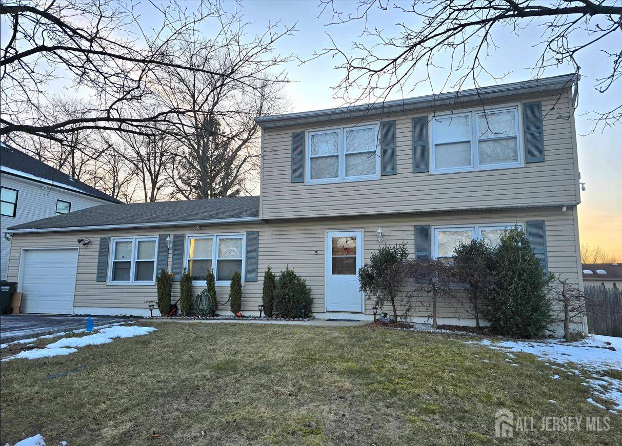 Edison, NJ 08820,5 Netherwood CIR