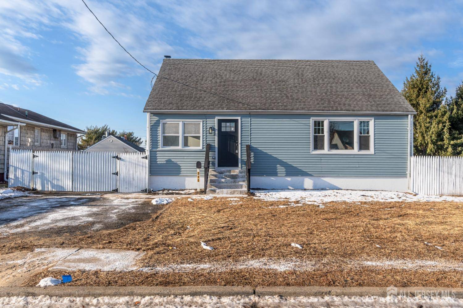 Sayreville, NJ 08879,276 Midland AVE
