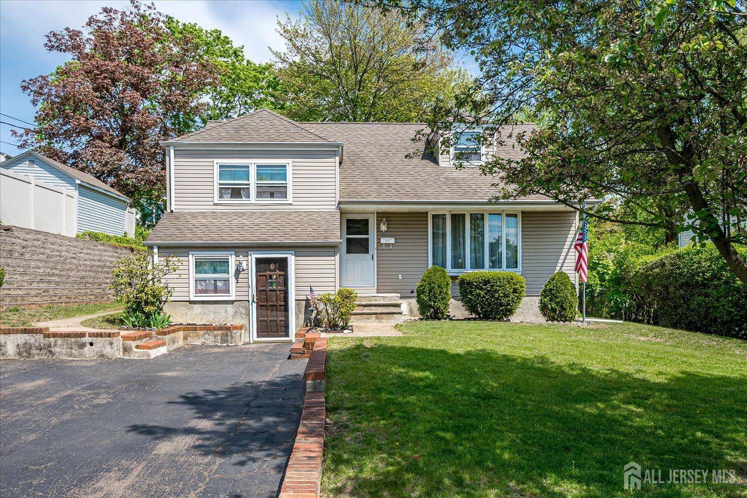 Sayreville, NJ 08859,6 N Minnisink AVE