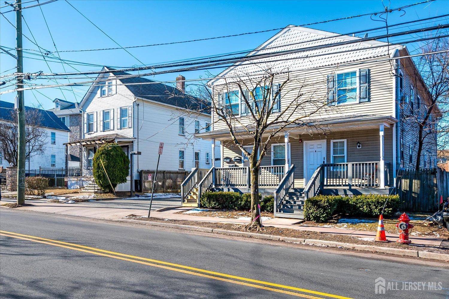 New Brunswick, NJ 08901,82 Louis ST