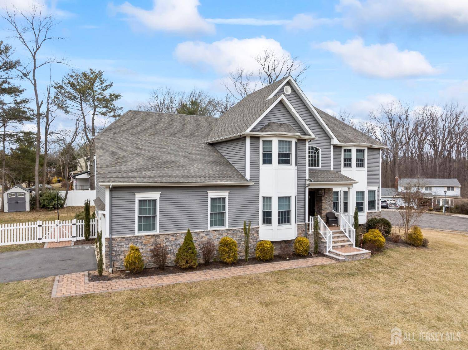 East Brunswick, NJ 08816,15 Brookside CT