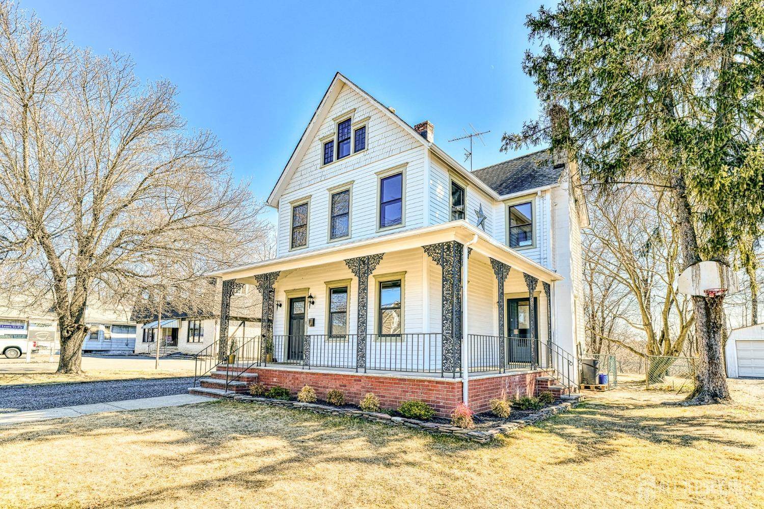 Spotswood, NJ 08884,321 Main ST