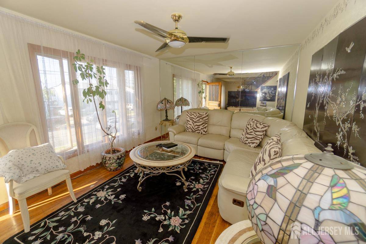 South Amboy, NJ 08879,35 Barkalow ST