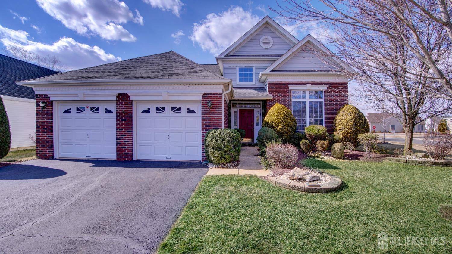 Monroe, NJ 08831,2 Tamarack RD