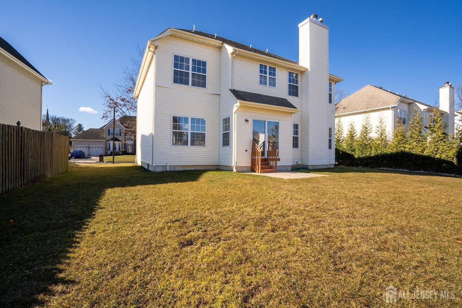 South Brunswick, NJ 08810,17 Larkspur DR