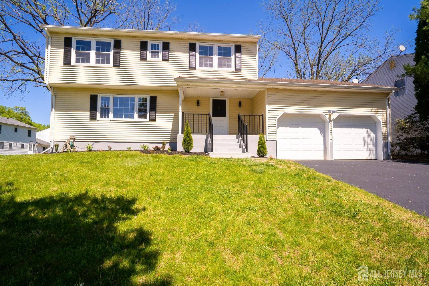 South Brunswick, NJ 08852,4 Harvey RD