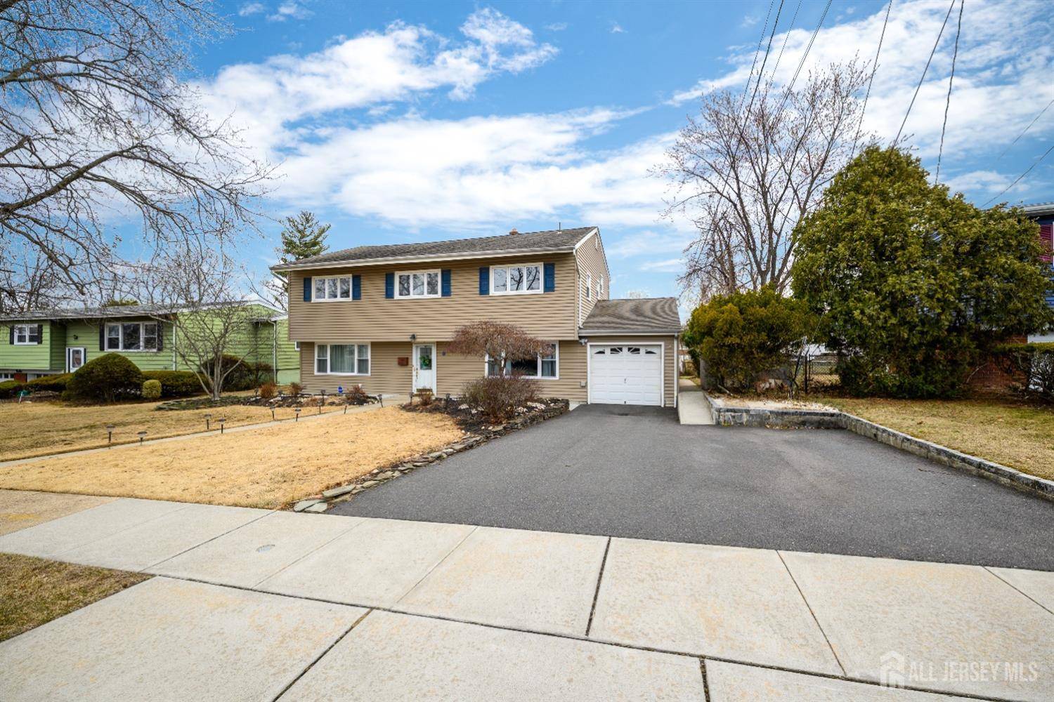 Edison, NJ 08837,10 Hallo ST