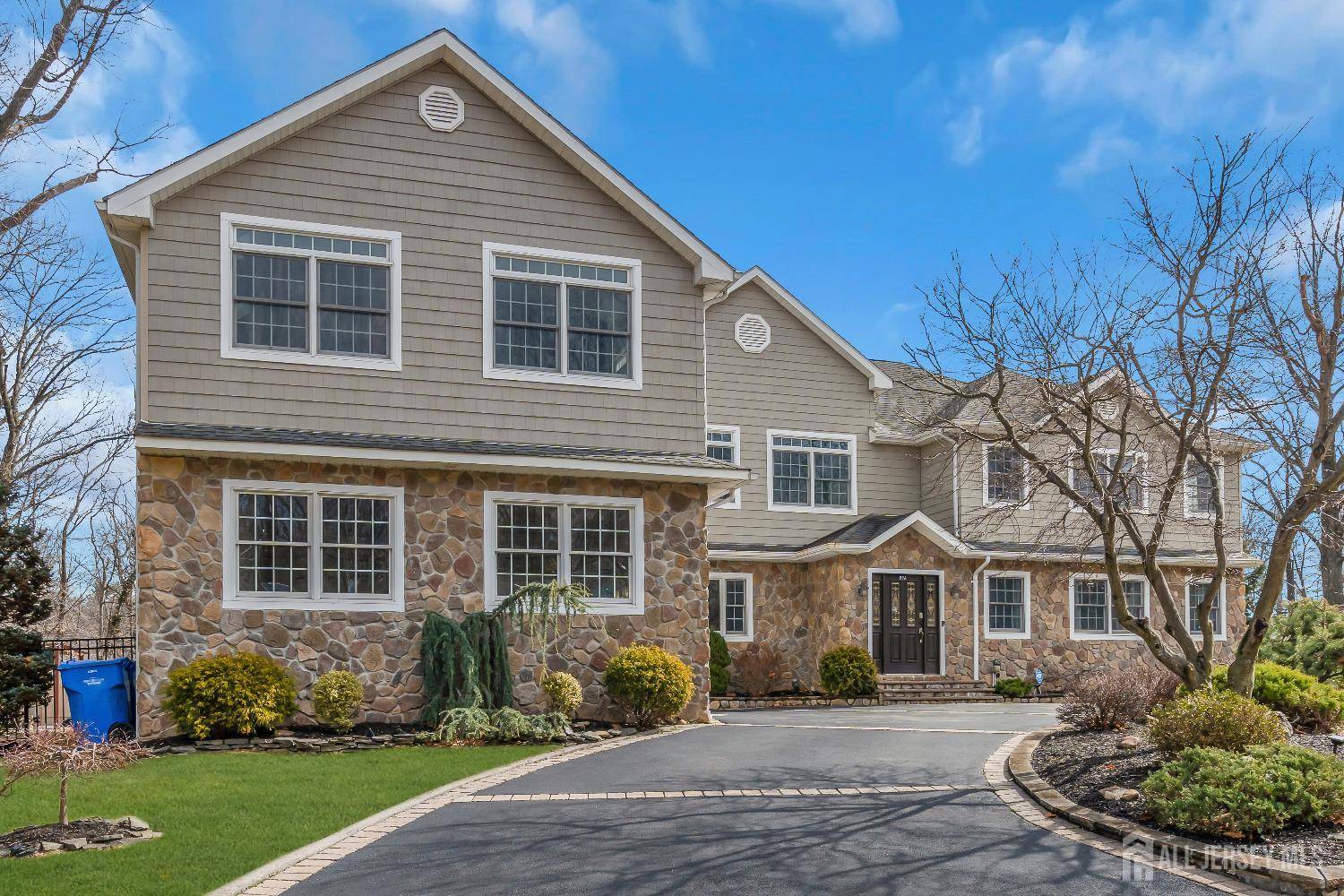 North Brunswick, NJ 08902,896 Kearney DR