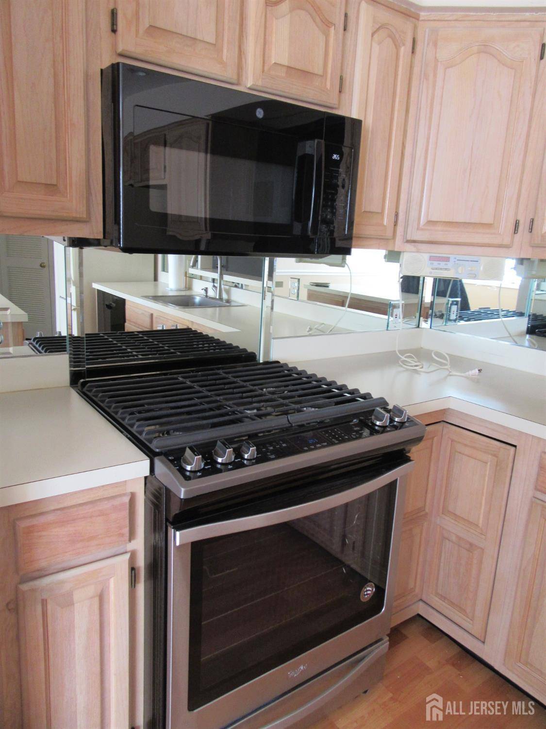 Monroe, NJ 08831,81 Winthrop RD #H