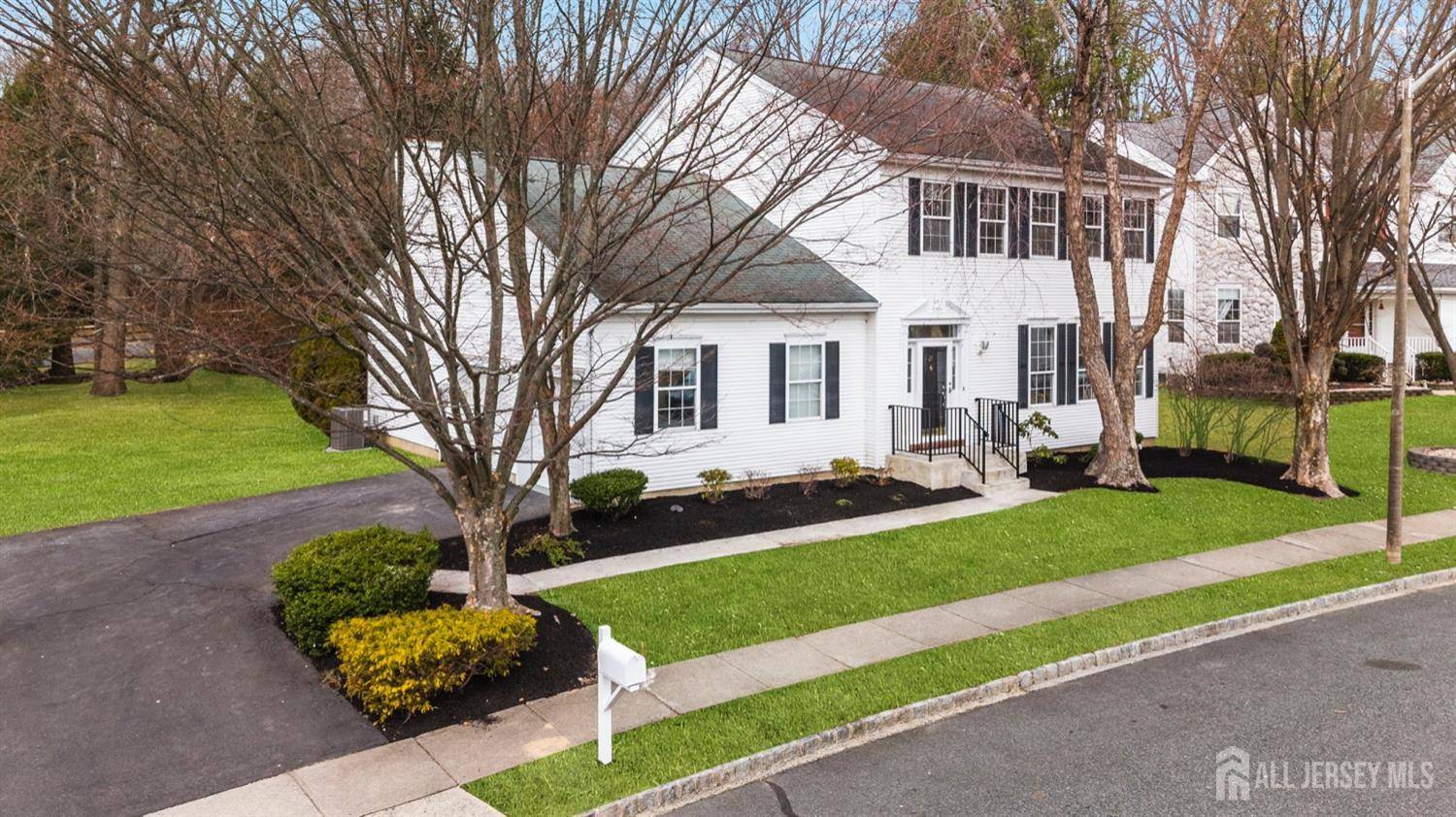 East Brunswick, NJ 08816,21 edinburg LN
