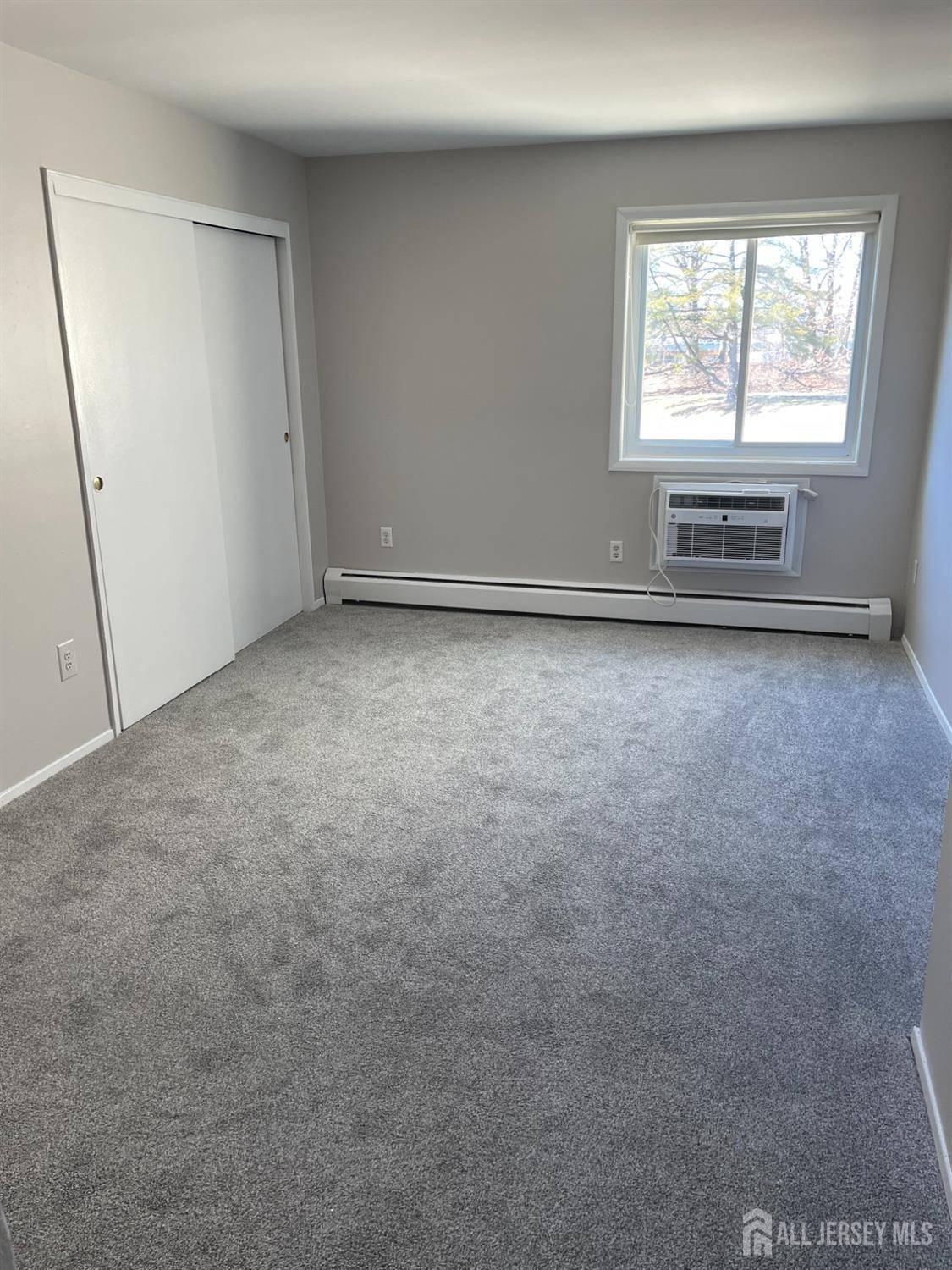 East Brunswick, NJ 08816,5 Lake AVE #7B