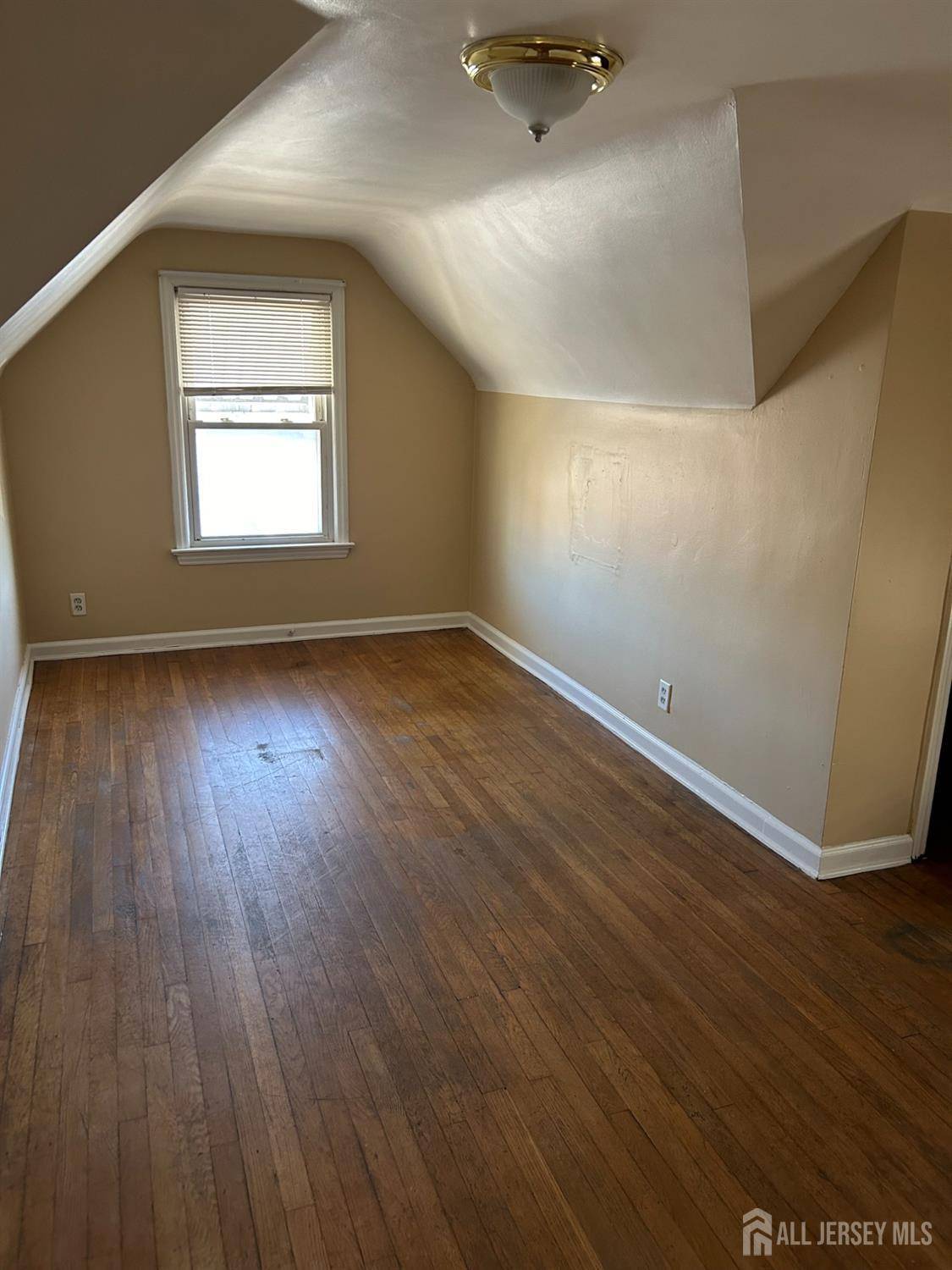 East Brunswick, NJ 08816,28 Wallace ST