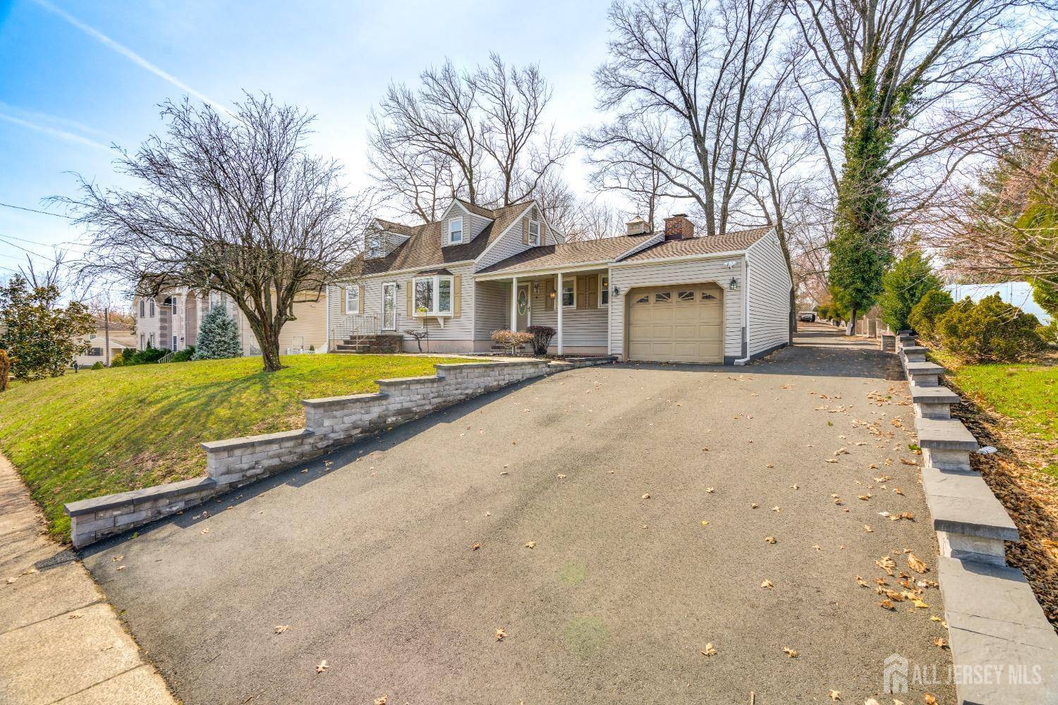 Edison, NJ 08820,649 Grove AVE