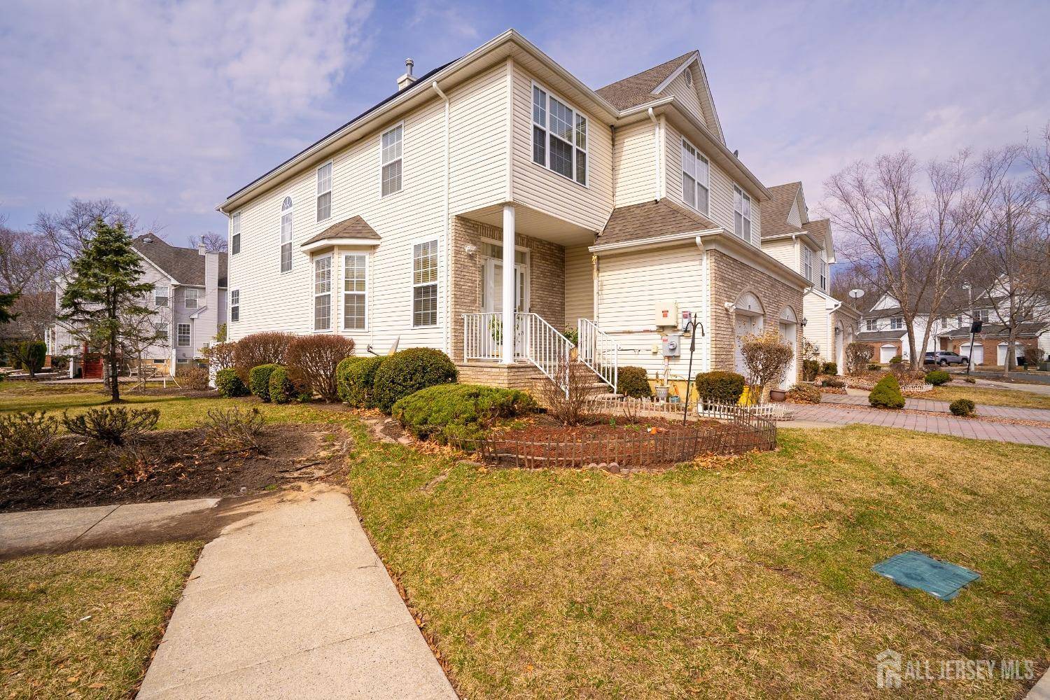 Hightstown, NJ 08520,35 Frost LN