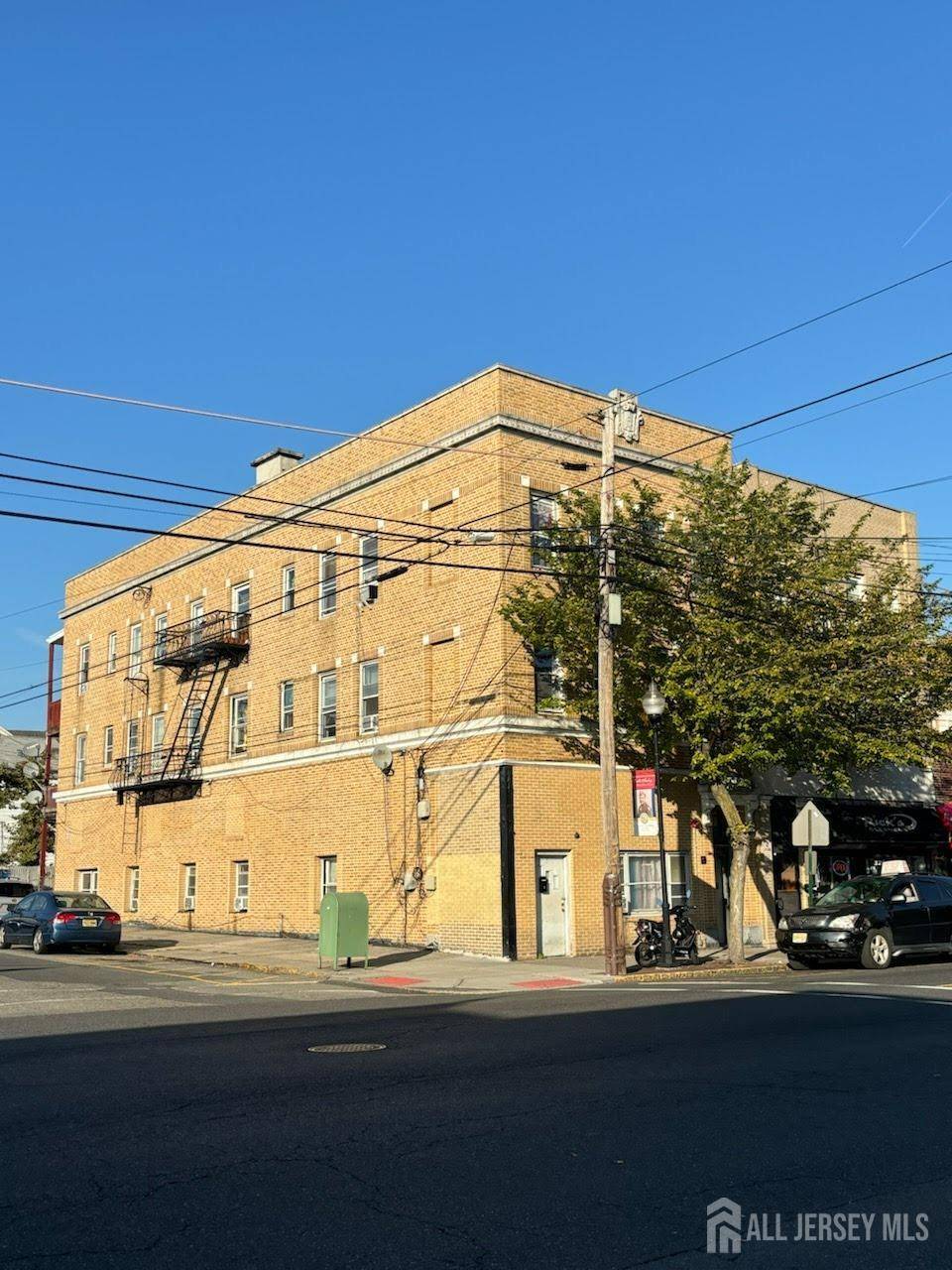 Perth Amboy, NJ 08816,322 Smith ST