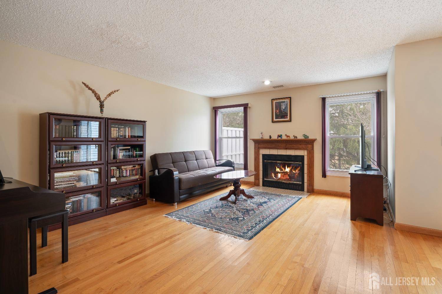 East Brunswick, NJ 08816,178 Stults LN