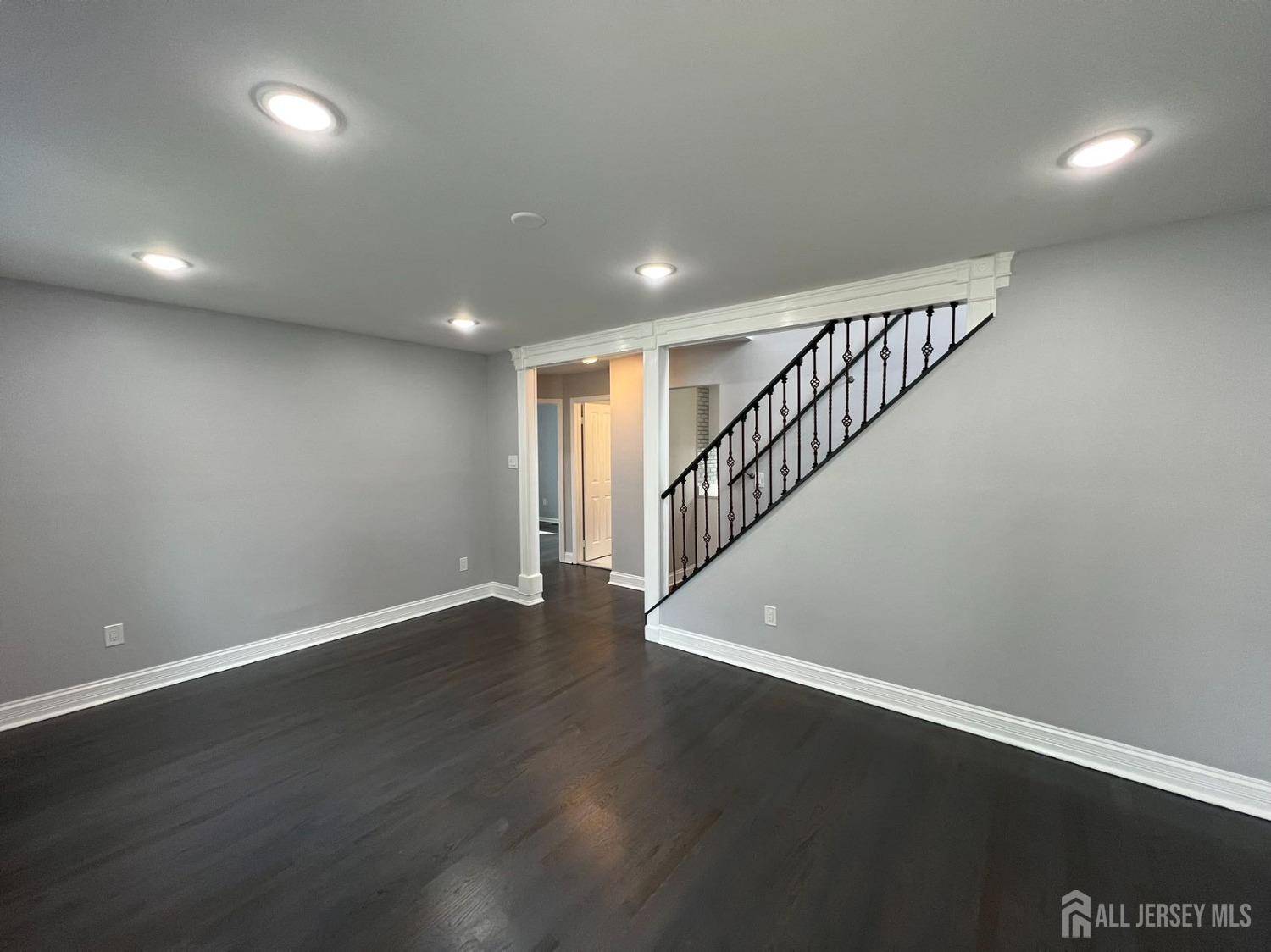 Edison, NJ 08817,23 Morgan DR