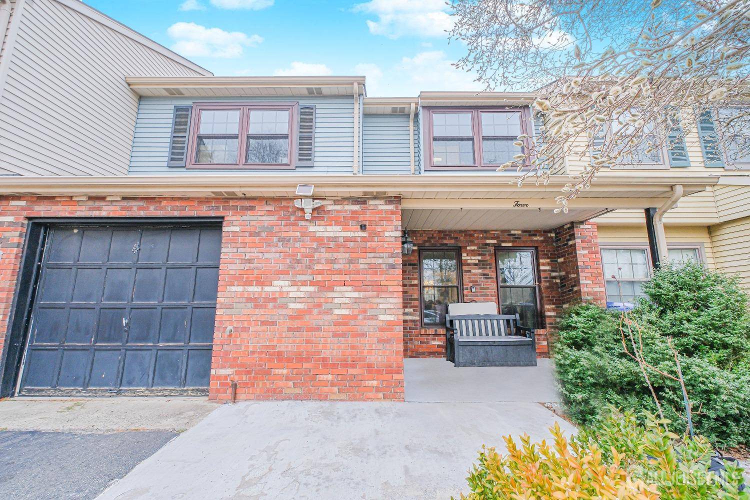 East Brunswick, NJ 08816,4 Stone CT