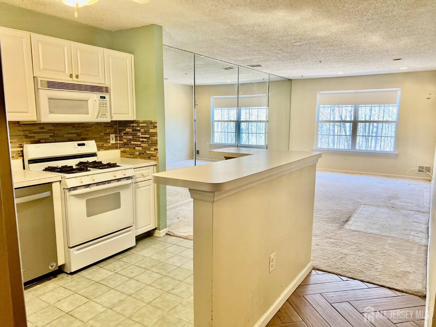 Edison, NJ 08820,207 Prestwick WAY