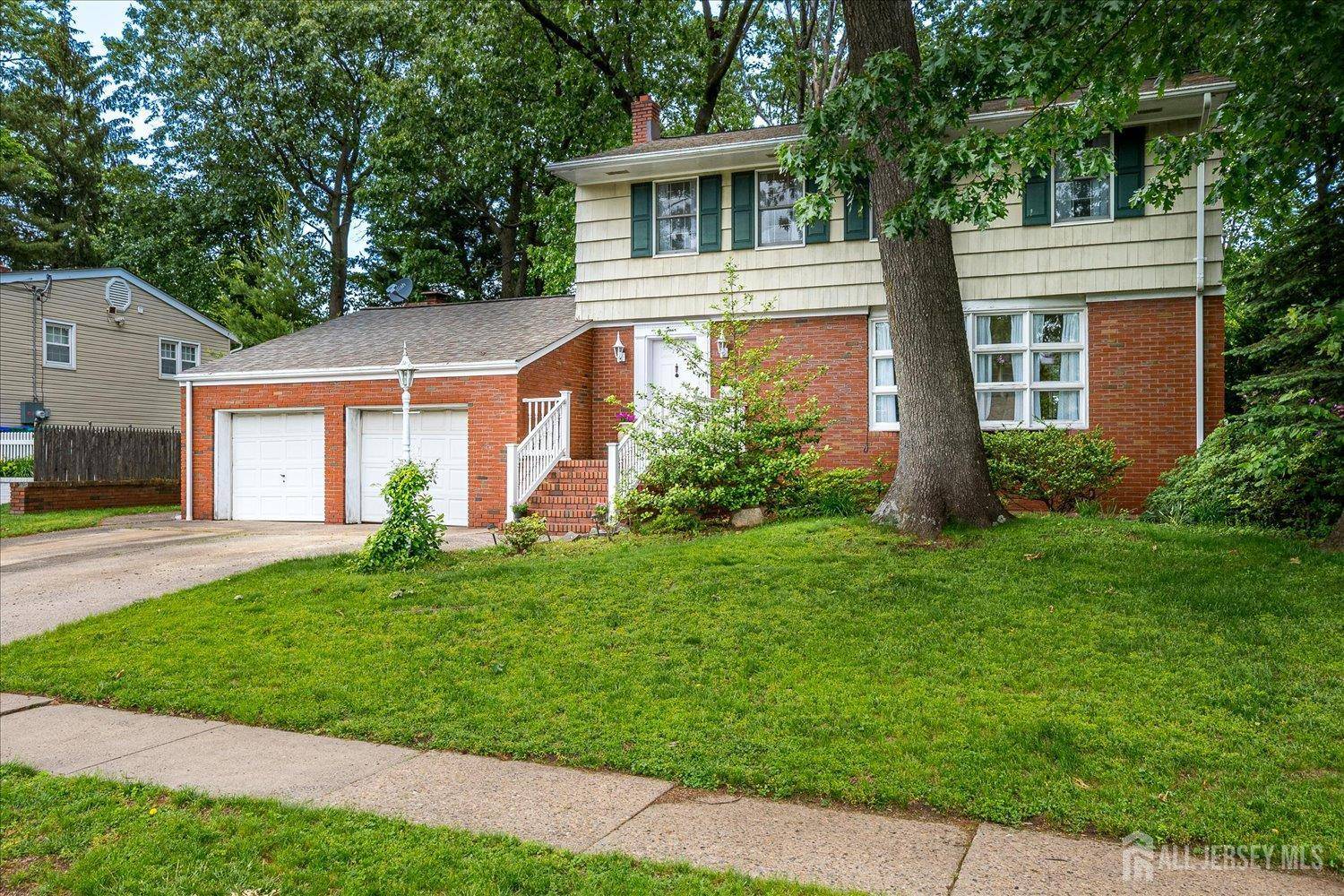 Edison, NJ 08837,4 Bodnarik RD