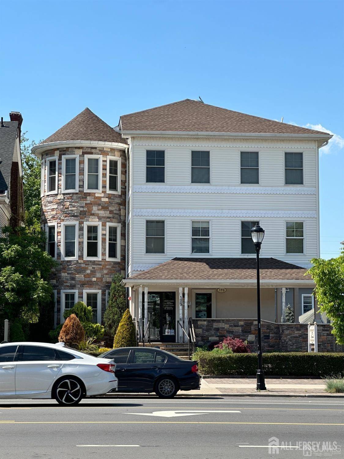 New Brunswick, NJ 08901,173 Livingston AVE #204