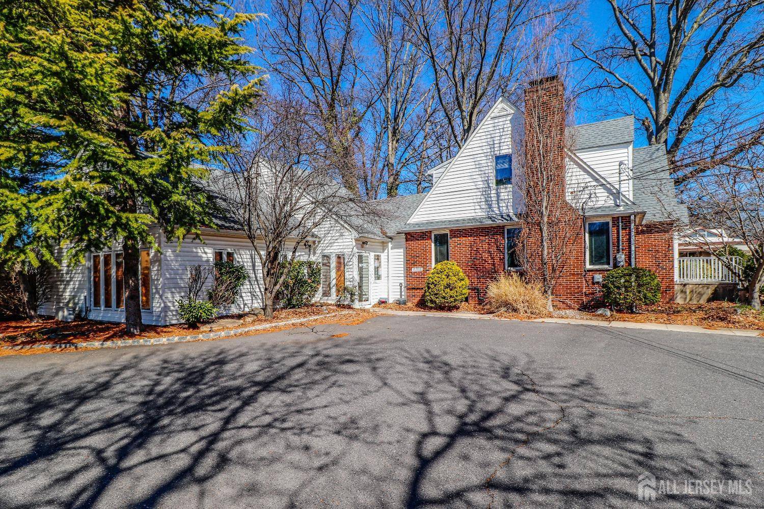 Edison, NJ 08837,10 Franklin AVE