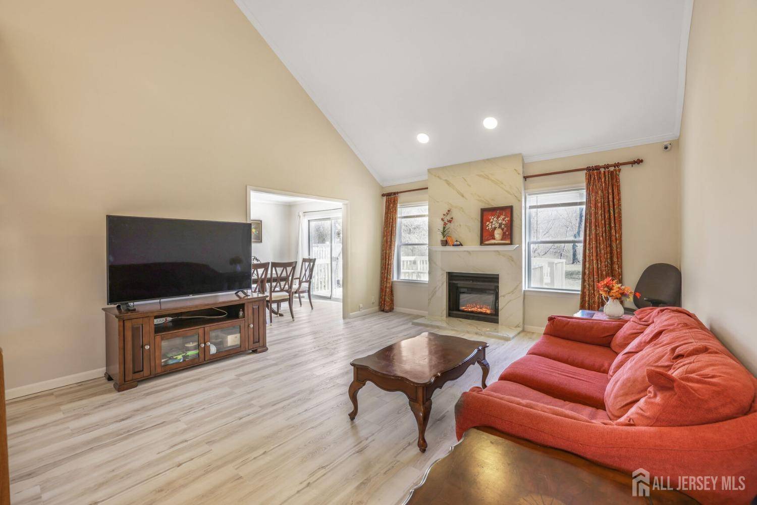 North Brunswick, NJ 08902,146 Nathan DR