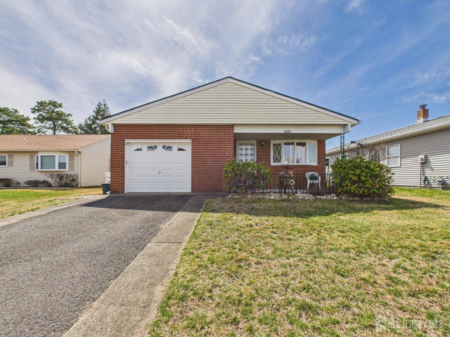 Toms River, NJ 08757,380 Port Royal DR