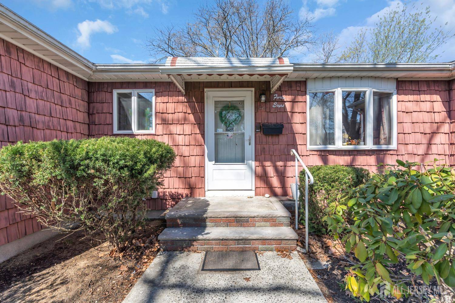 East Brunswick, NJ 08816,48 Bradford RD