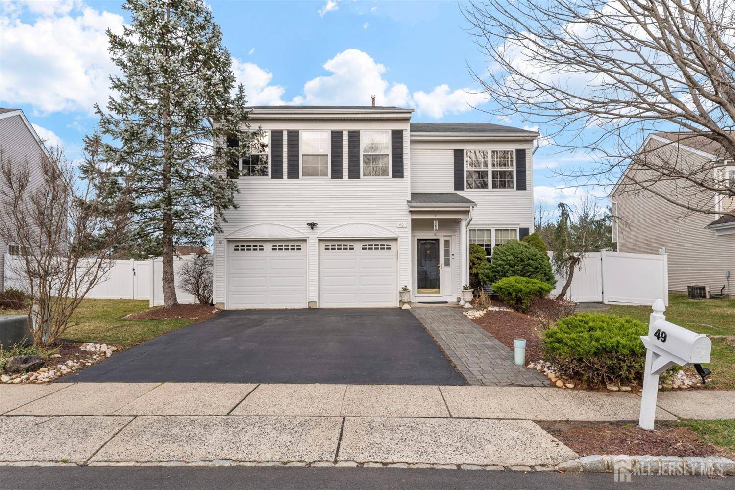 East Brunswick, NJ 08816,49 Devon DR