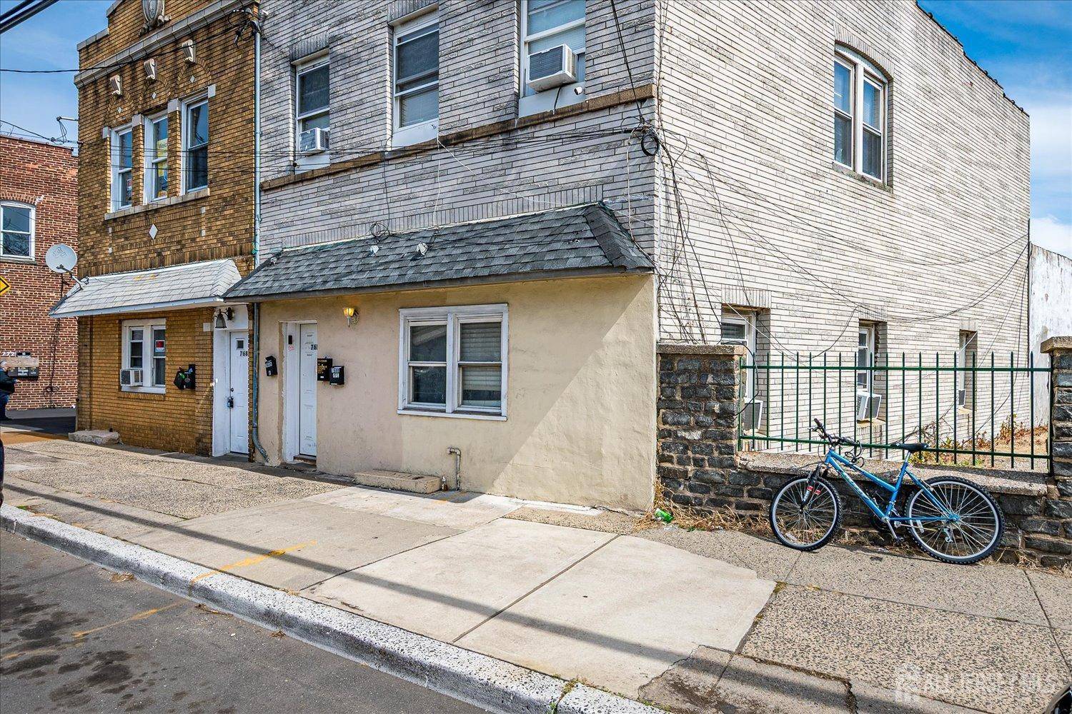 Perth Amboy, NJ 08861,768-B State ST