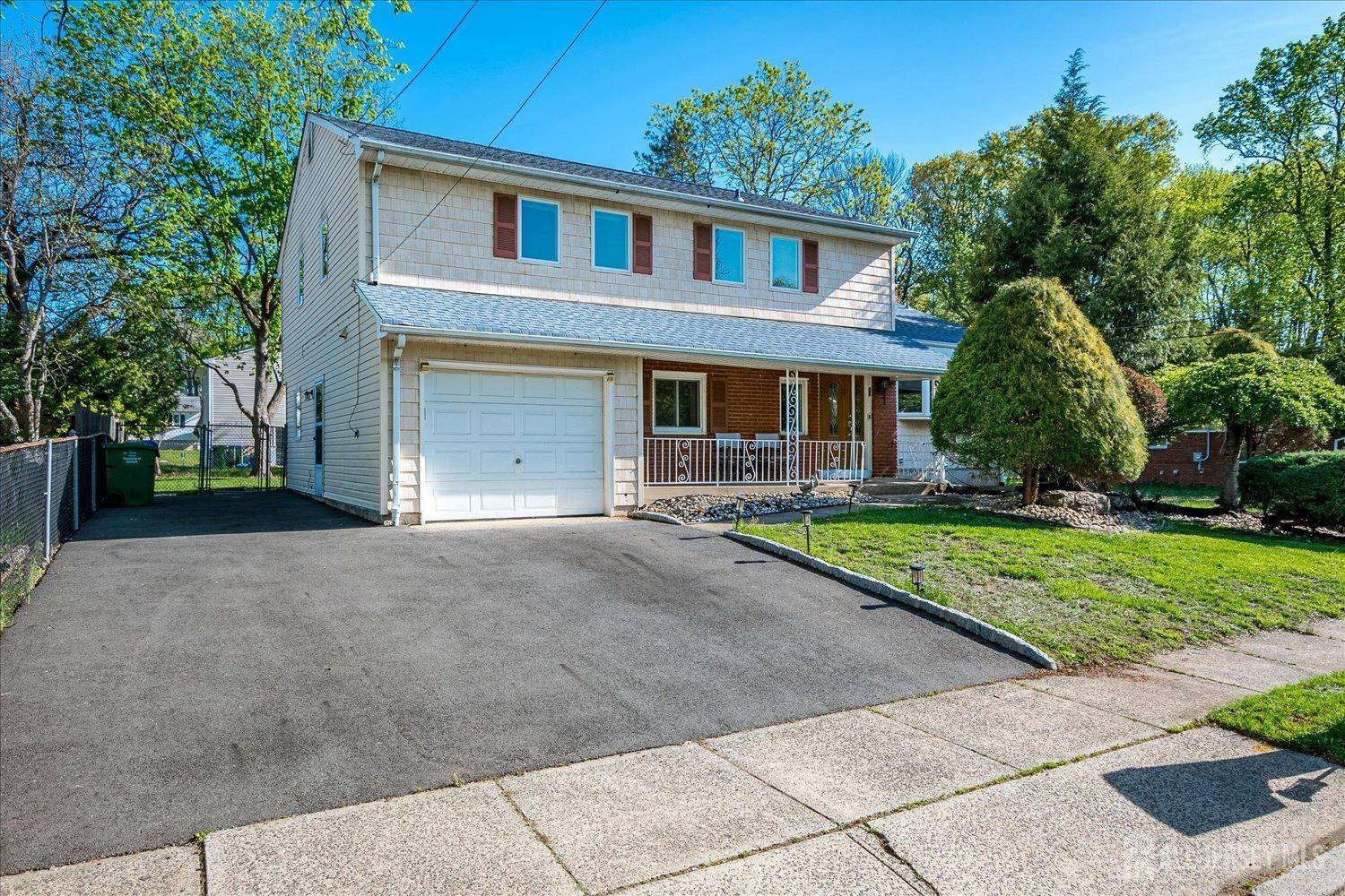 Edison, NJ 08820,55 Marlin AVE E