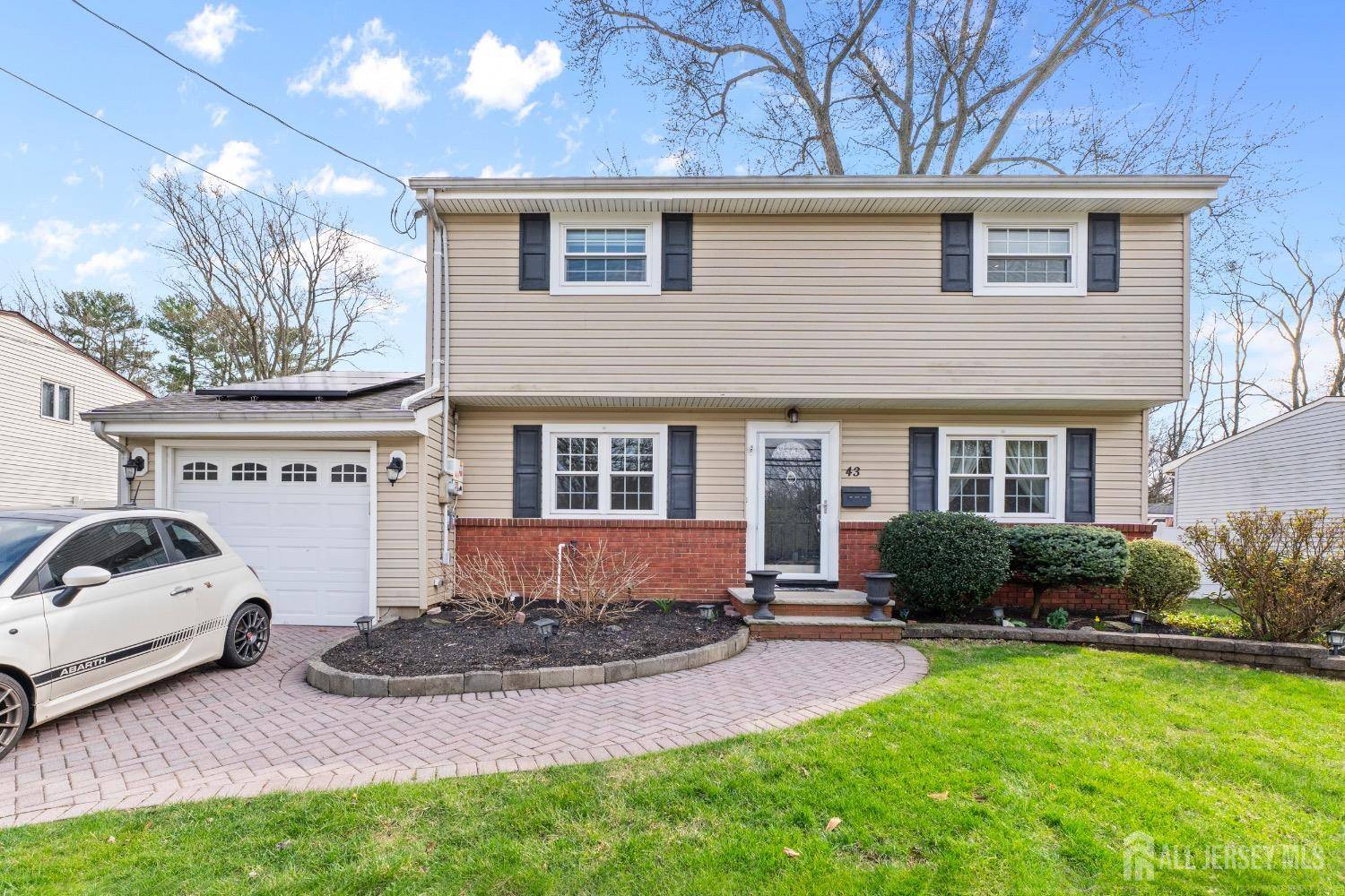 Old Bridge, NJ 08857,43 Throckmorton LN