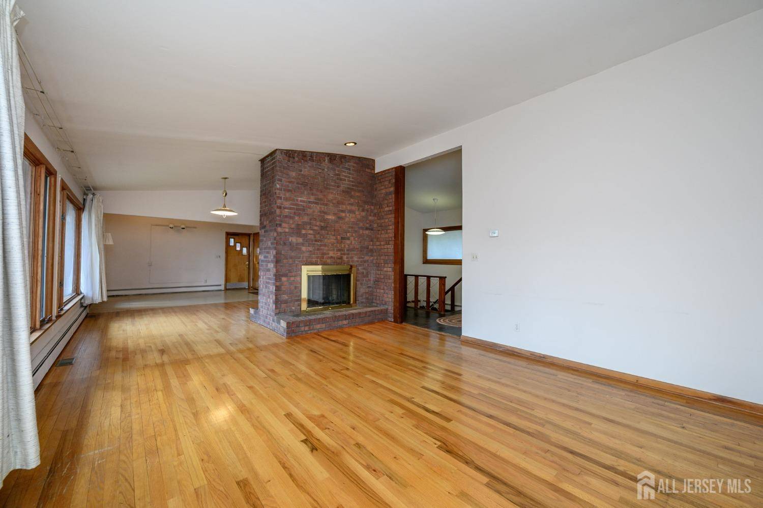 Colonia, NJ 07067,38 Heather LN
