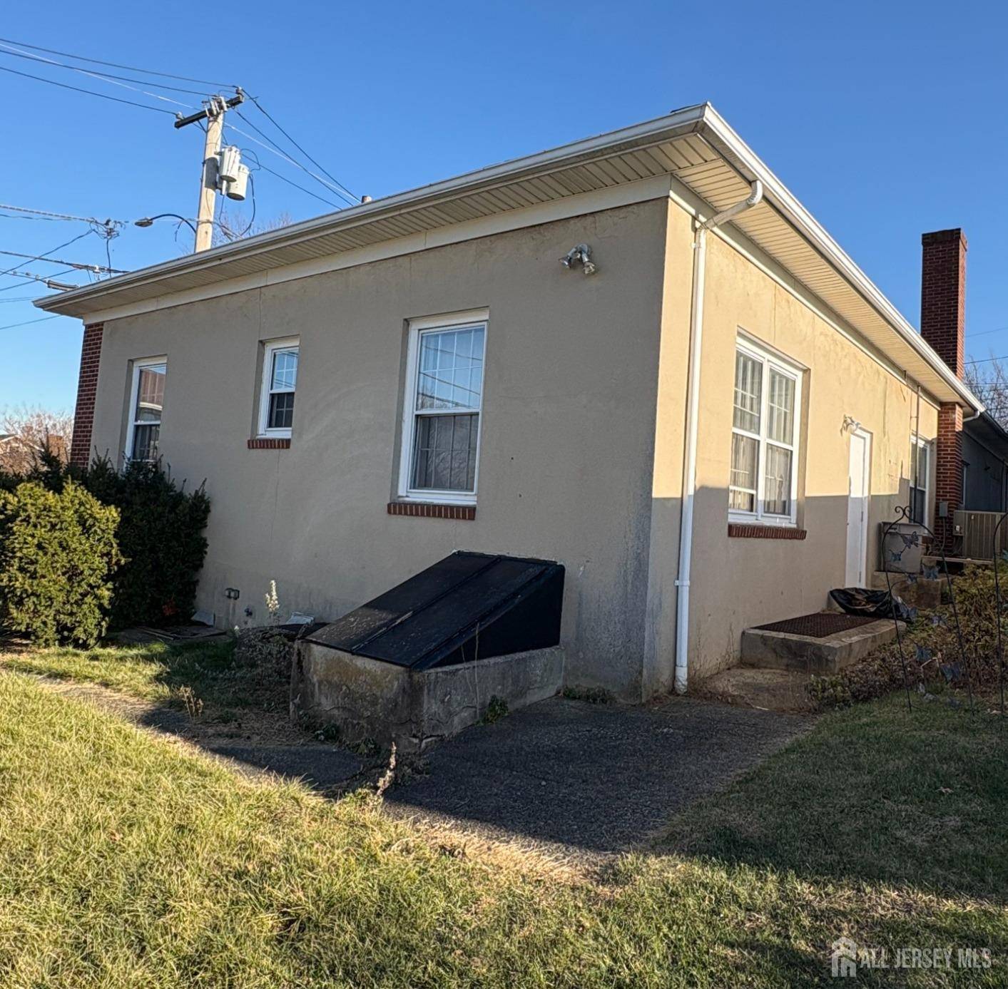 South River, NJ 08882,141 Main ST