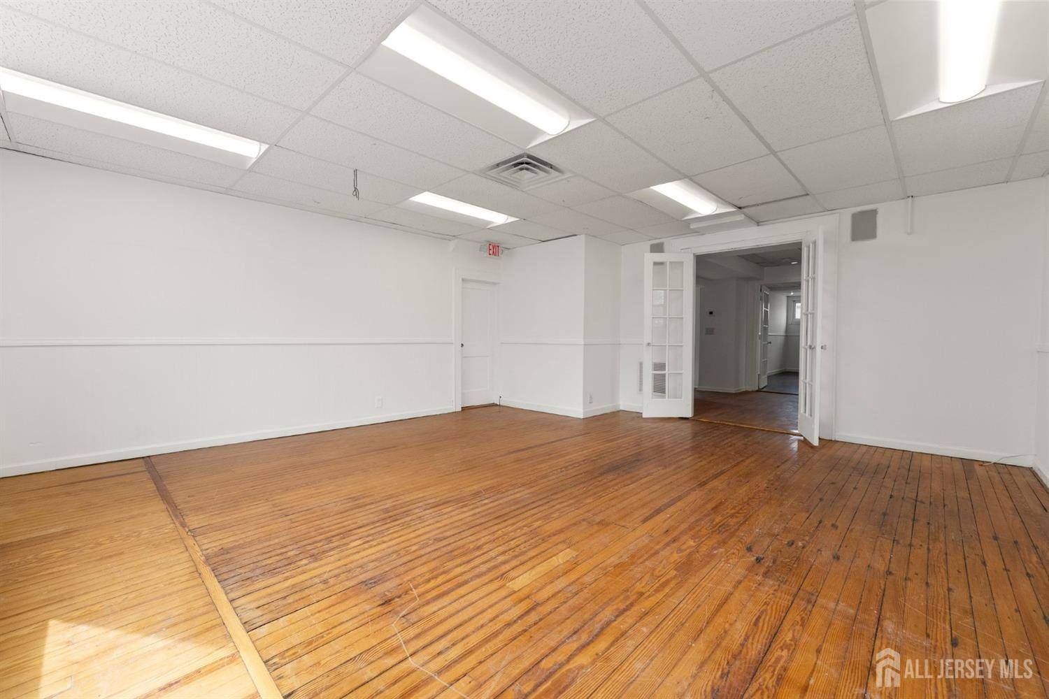 Spotswood, NJ 08884,320 Main ST