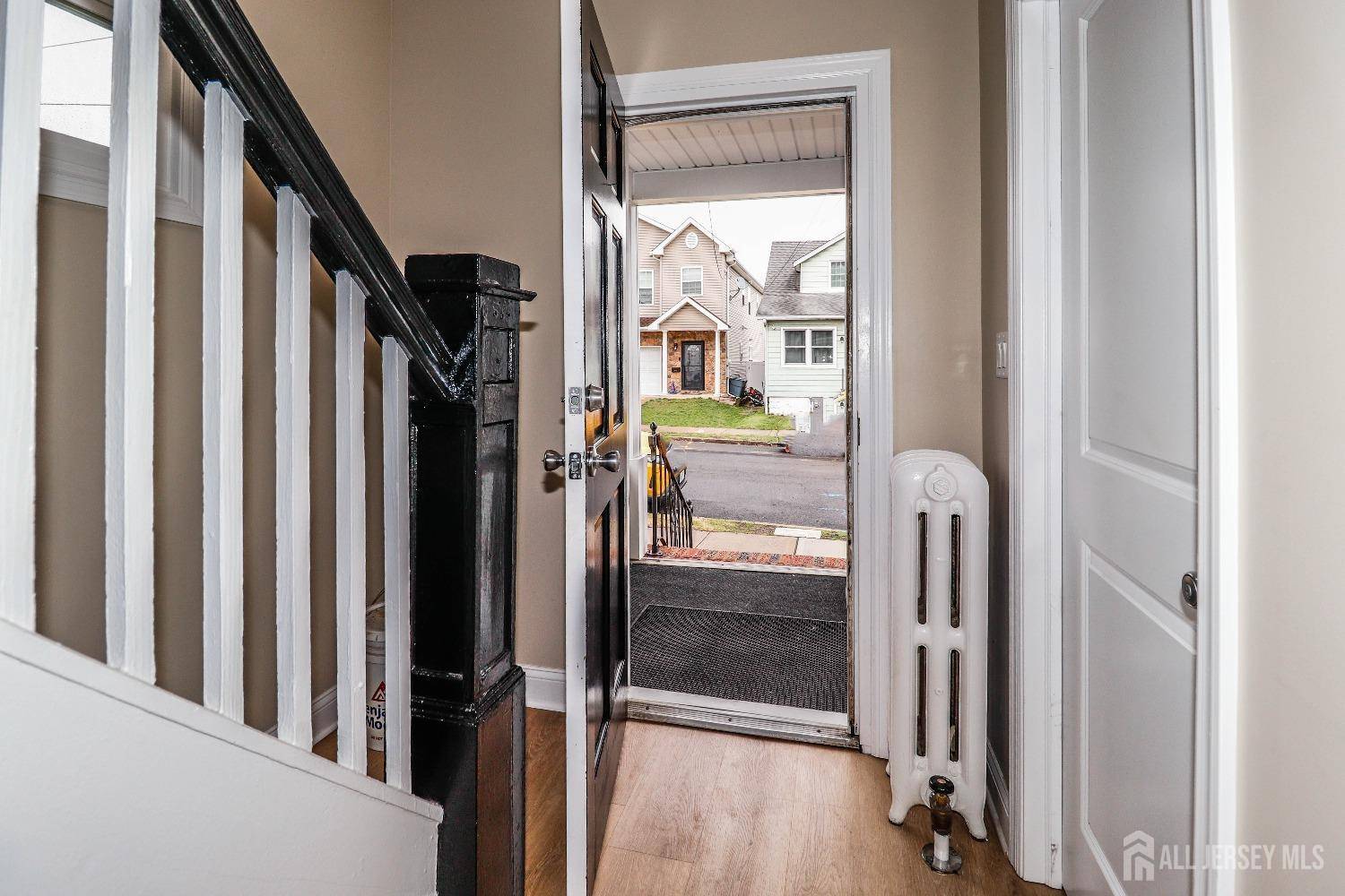 Carteret, NJ 07008,53 Thornal ST
