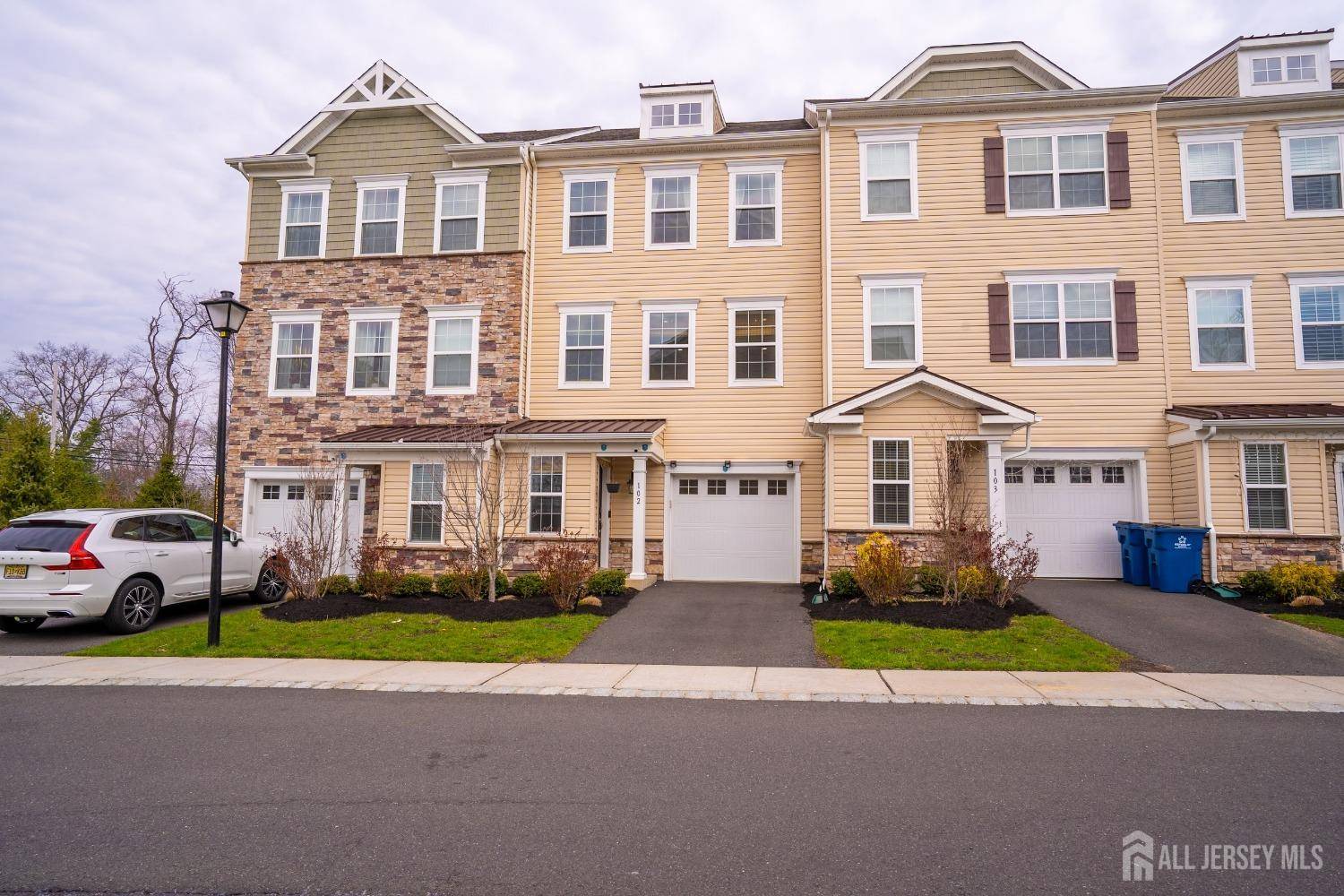 Monroe, NJ 08831,102 Matutina RD