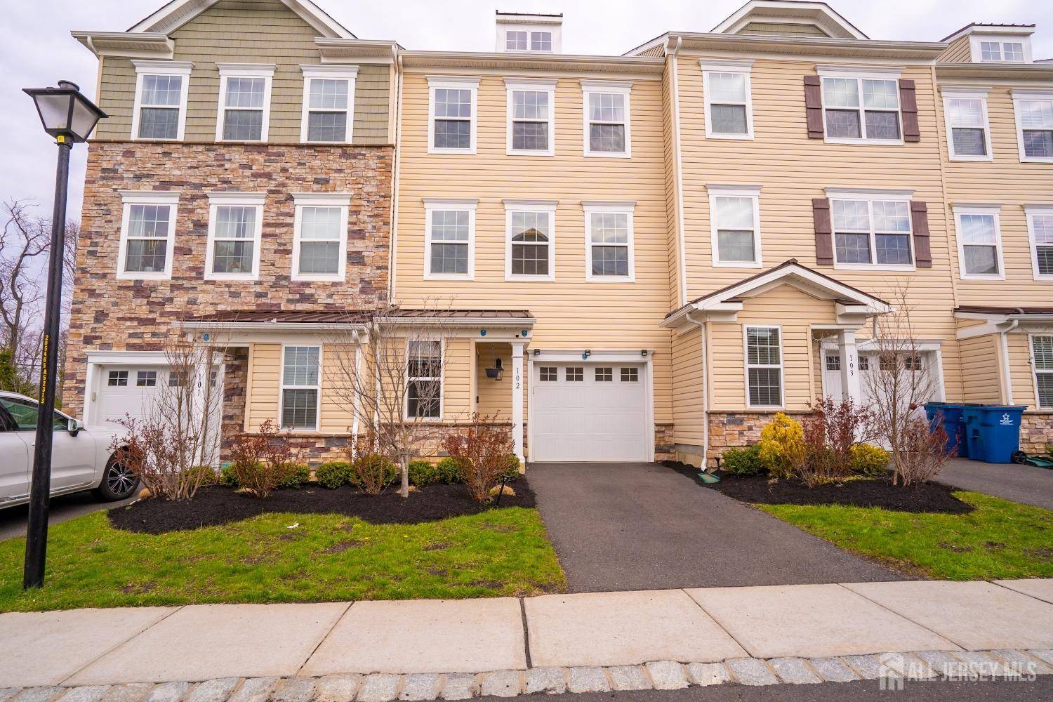 Monroe, NJ 08831,102 Matutina RD