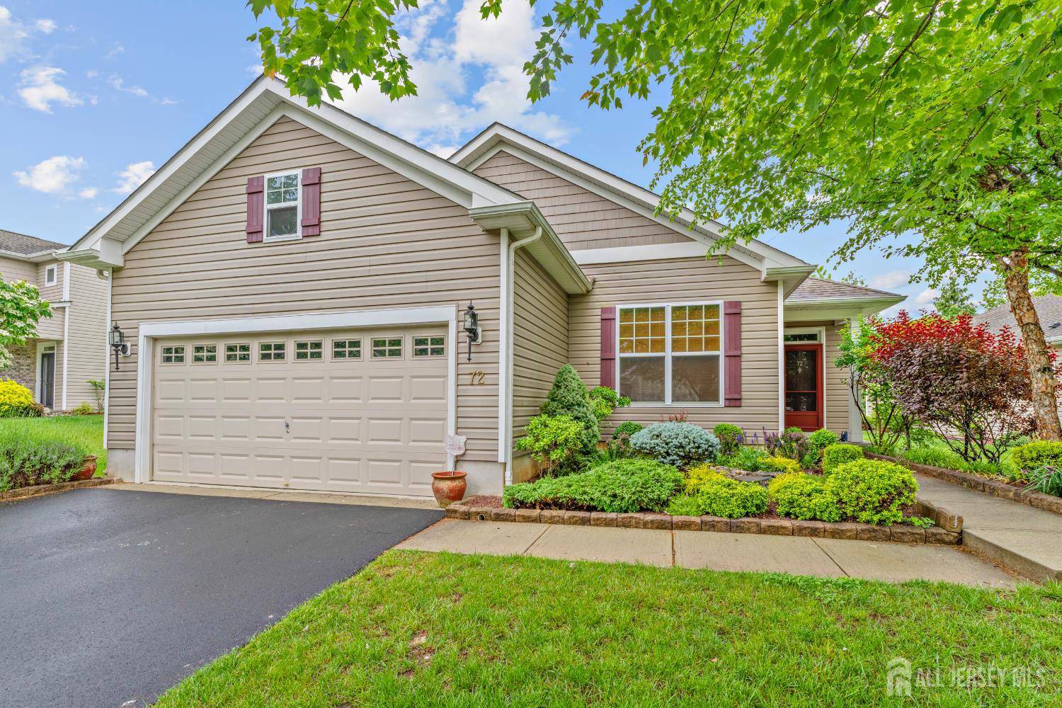 Manalapan, NJ 07726,72 Wintergreen DR